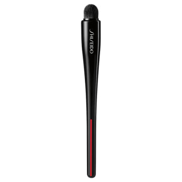 SHISEIDO TSUTSU FUDE Concealer Brush Precision Application White Background