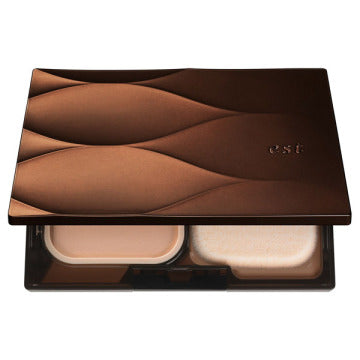 est Powder Foundation Silky Smooth - Powder Foundation Silky Smooth / SPF22 / PA+++ / Beige Ochre 03 / 9g product bottle on white background
