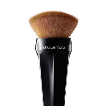 shu uemura Petal 30R Brush Dome-shaped Brush White Background