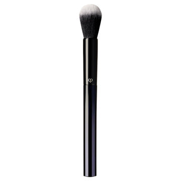 Cle de Peau Beaute Panso Brush Radiant Finish White Background