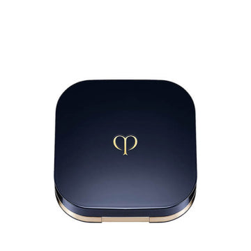 Cle de Peau Beaute Cushion Eclat Natural Radiant Glow Background