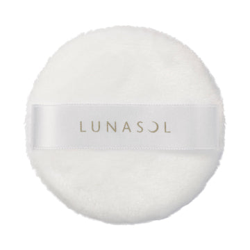 LUNASOL Smooth Clear Powder Translucent Finish White Background