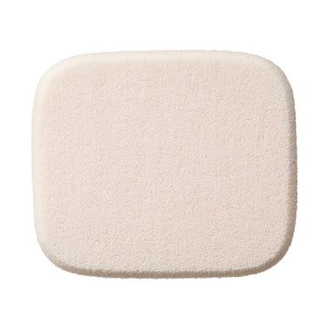 SUQQU Glow Powder Foundation Sponge Smooth Application White Background