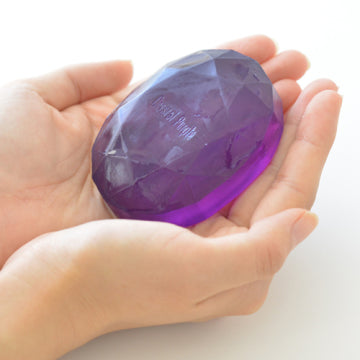 資生堂 Bone Cake (Crystal Purple) product packaging on clean white background
