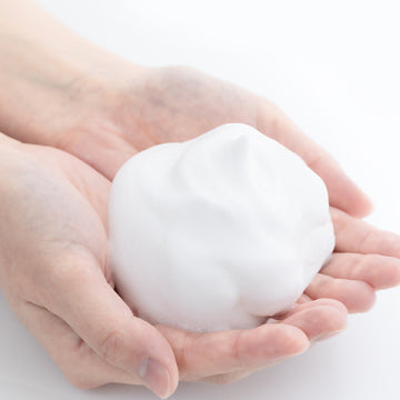 綾花 Moisture Face Wash Gentle Cleansing Visual White Background
