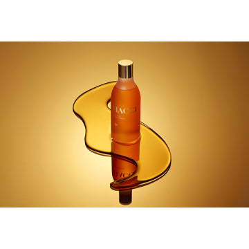 HACCI Treatment BEE Bath Essence Nourishing Hair Product White Background