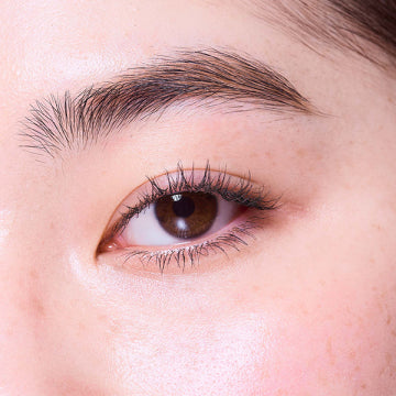 THREE Wise Eyes Perspective Mascara Voluminous Lashes Floral Background