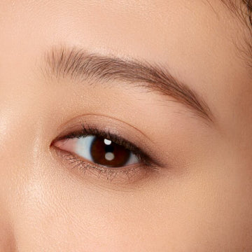 naturaglace Eyeliner Pencil N Smudge-Proof Application White Background