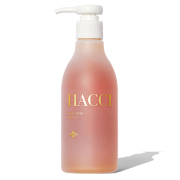 HACCI Hand Wash BEE HUG Moisturizing Honey Veil Background